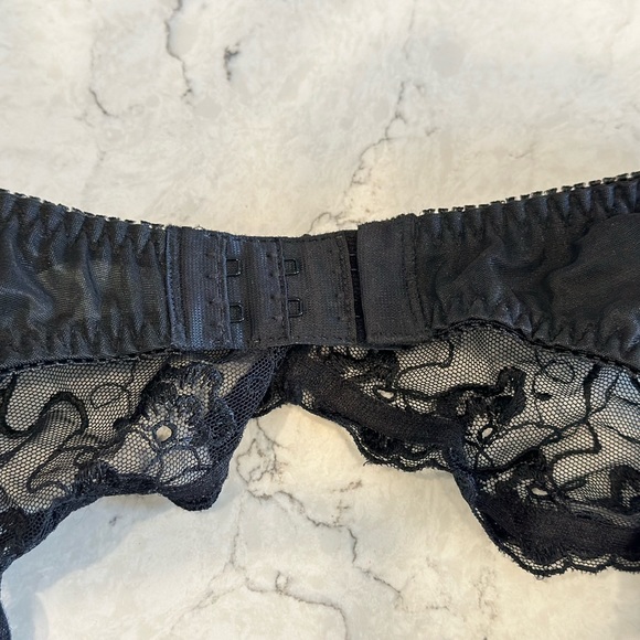 Lace garter belt - Picture 2 of 4